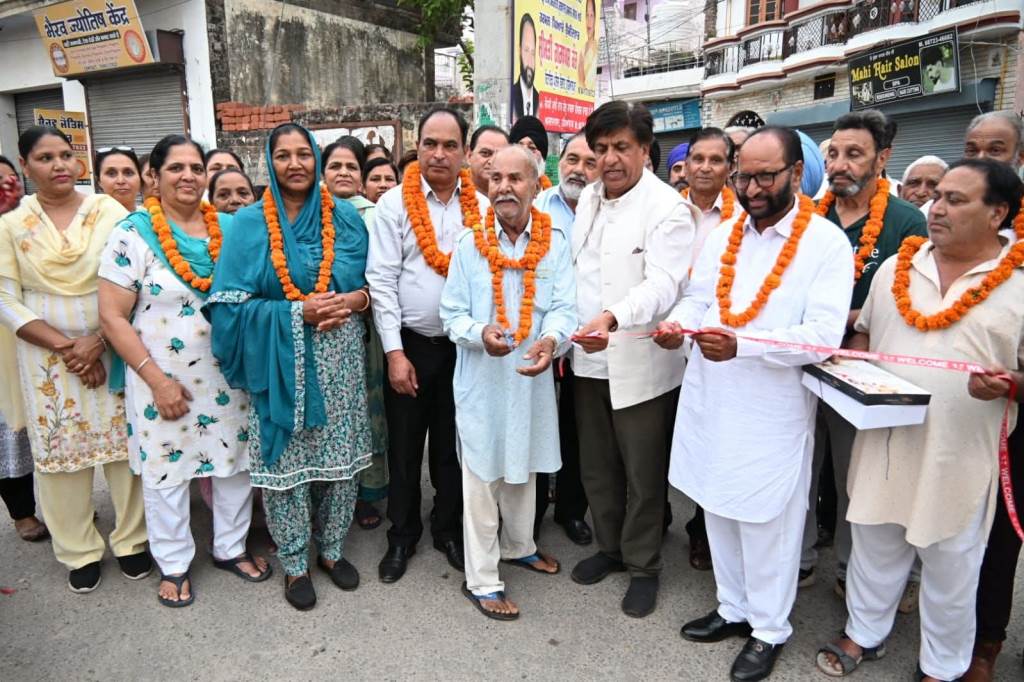 MLA Jimpa inaugurated the construction work of a road to be built at a cost of Rs 58 lakh in Ward No 8